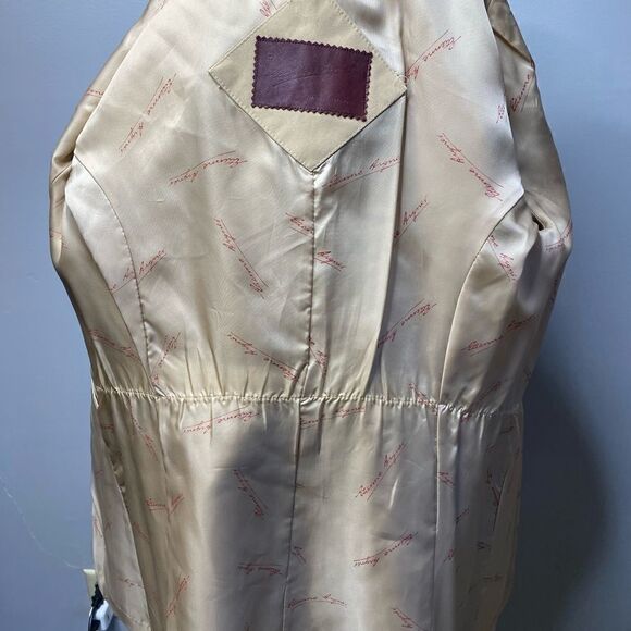 Vintage Etienne Aigner khaki trench coat with cinched waist hoodie and emblem - Picture 7 of 14